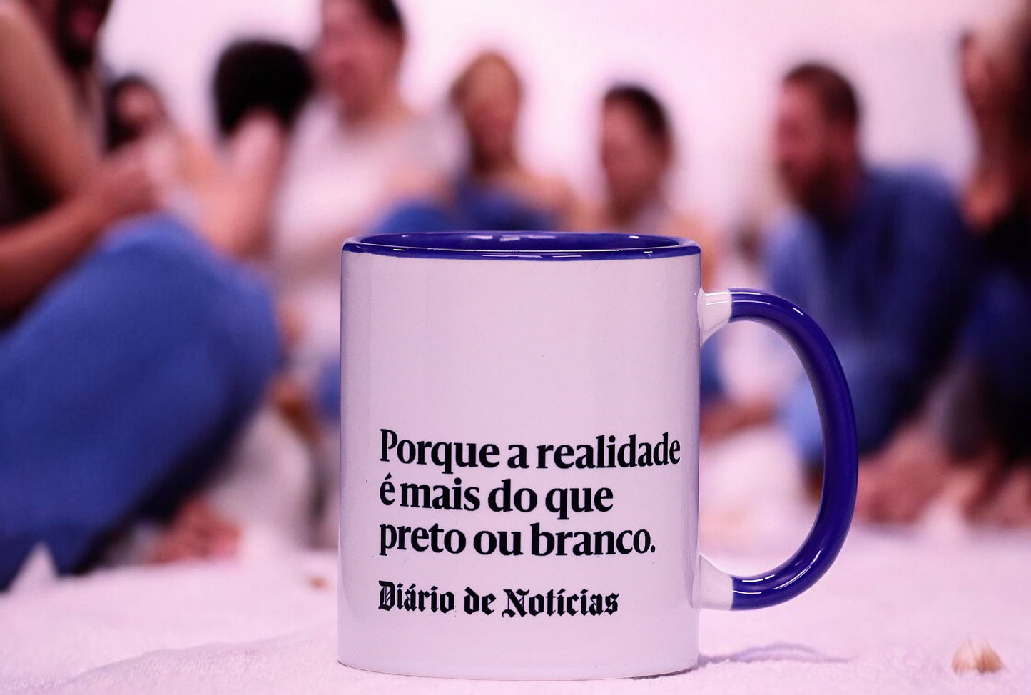 Caneca de Cerâmica Multicolorida: Estilo, Cor e Funcionalidade Diária